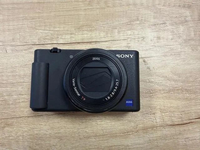 Cámara compacta Sony Negra